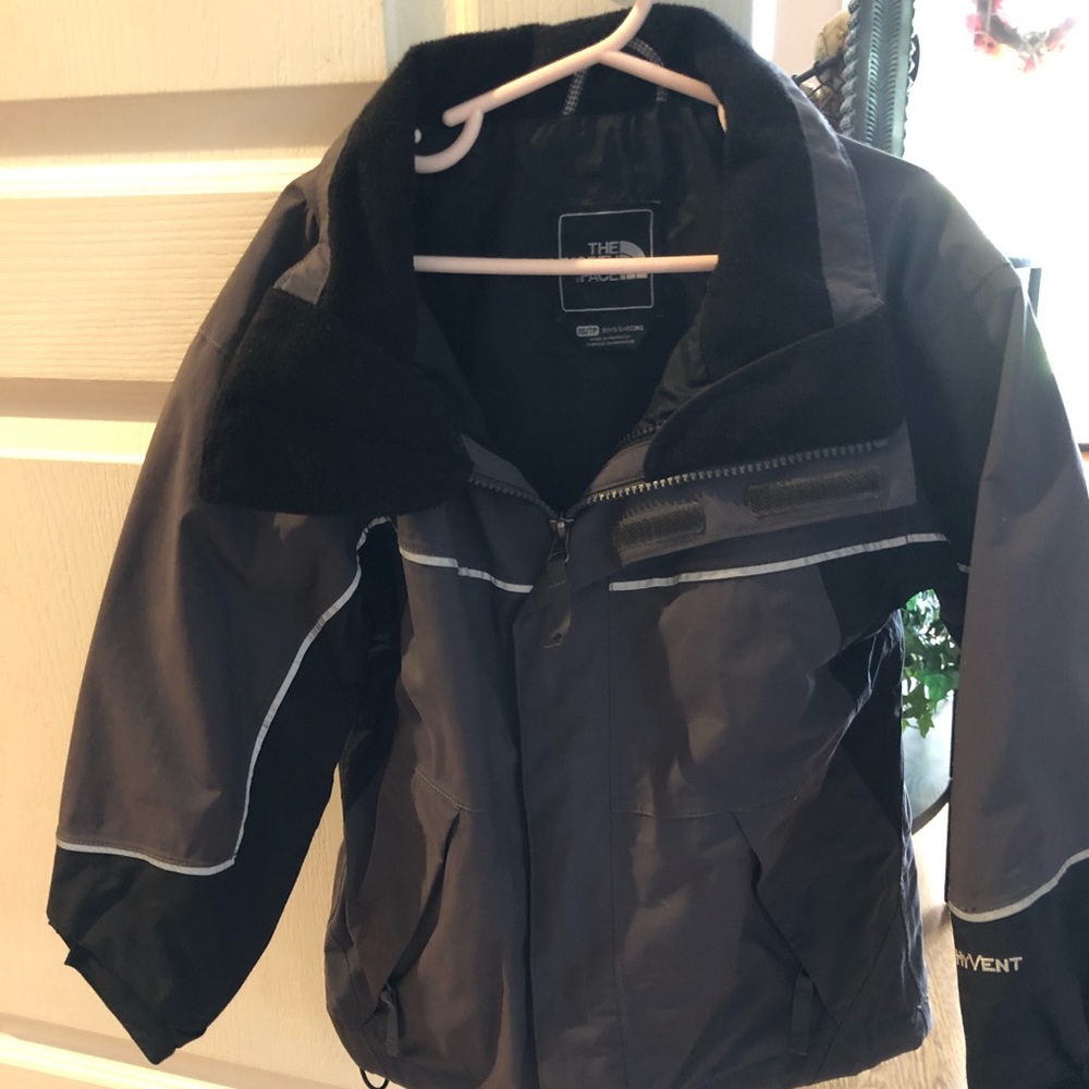 North face boys shell jacket